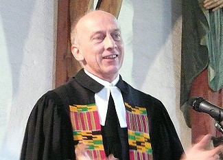 Pfarrer Thomas Körner predigt